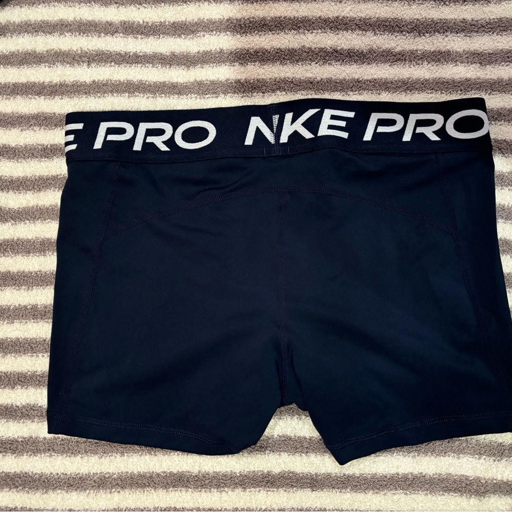 Nike Pro Black Athletic Shorts - Picture 2 of 2